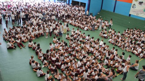 Homenagem aos novos universitários